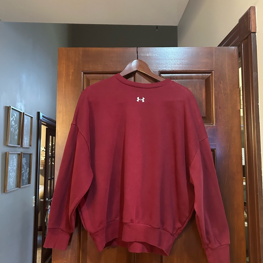 Under Armour‎ Oversized Burgundy Crewneck size XS.